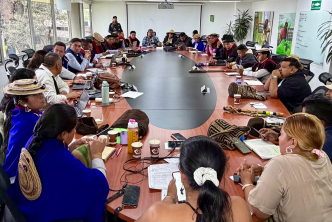 Foto de reunión mesa de dialogo