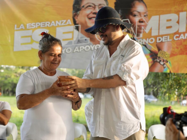 Entrega a familias campesinas.