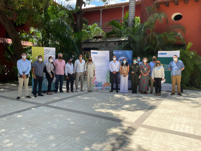 Grupo de personas conformado por la ANT, la Organización de Estados Iberoamericanos, la Fundación Malpelo y otros grupos