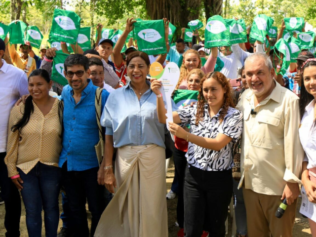 Familias campesinas en la Mojana sucreña