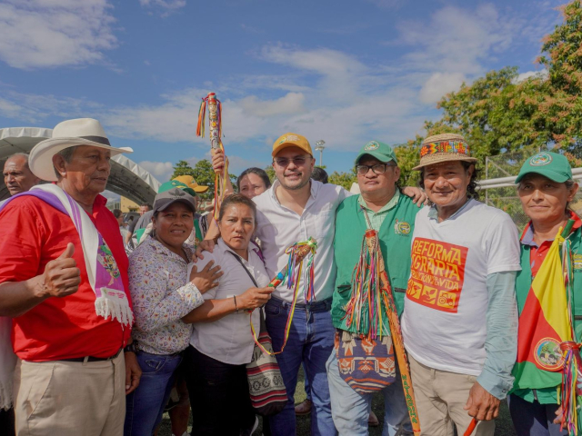 director-ant-en-firma-de-pacto-por-la-tierra-y-la-vida