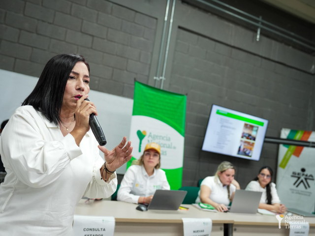 funcionarios-ant-en-rueda-de-negocios-impulsada