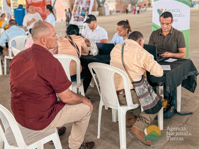 funcionarios-ant-encuentro-con-victimas