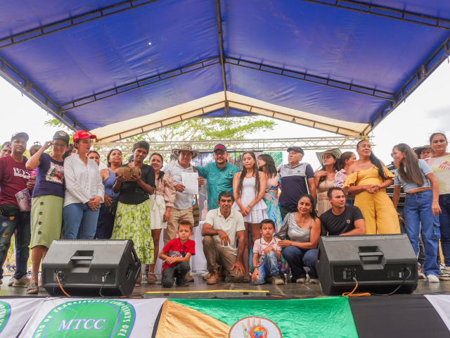 campesinos-y-funcionarios-ministerio-de-agricultura-constitucion-primer-territorio-campesino-agroalimentario-del-cesar