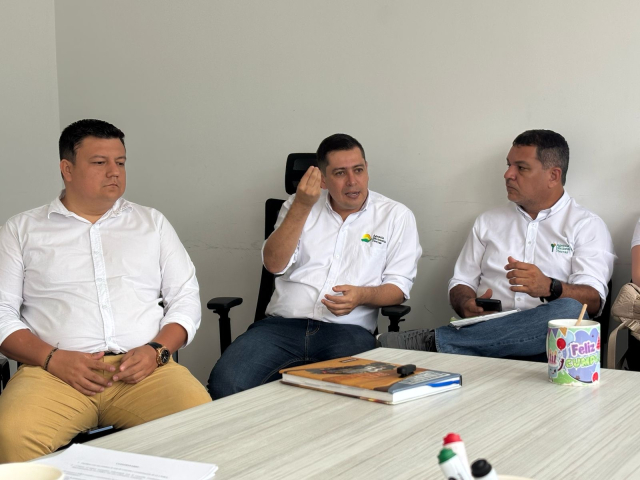 funcionarios-ant-tolima-reunidos