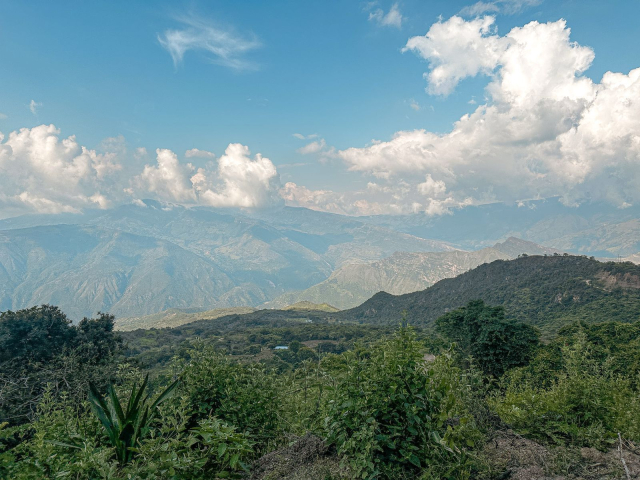 paisaje-con-montanas