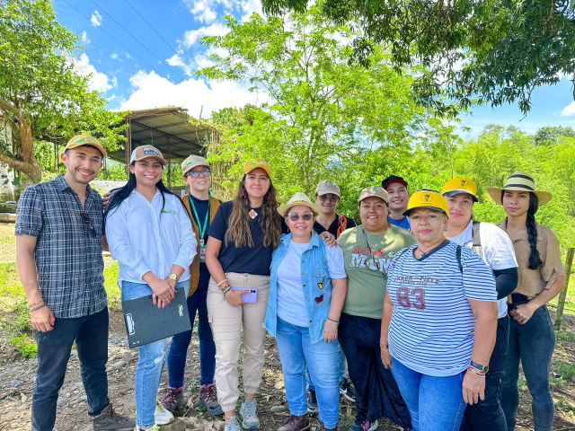 Más de 1.800 hectáreas recuperadas de manos del narcotráfico hoy pasan a comunidades campesinas del Valle del Cauca