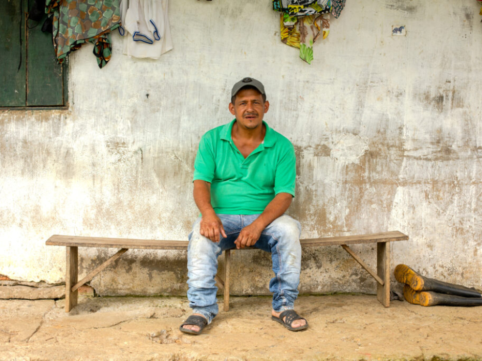 Señor victima del conflicto, que fue beneficiado con esta entrega.