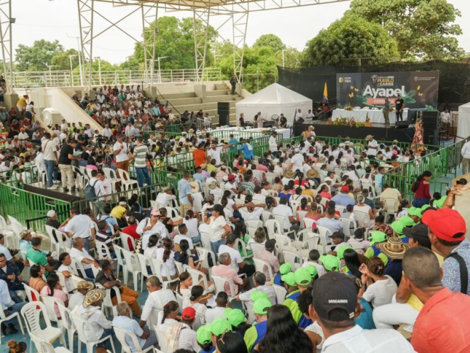 Acto de entrega durante El Gobierno con el Pueblo Caribe, con el presidente Gustavo Petro