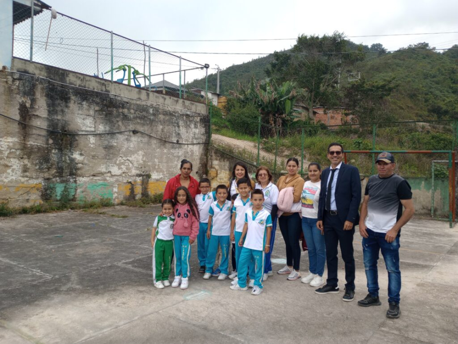 Niños en el colegio.