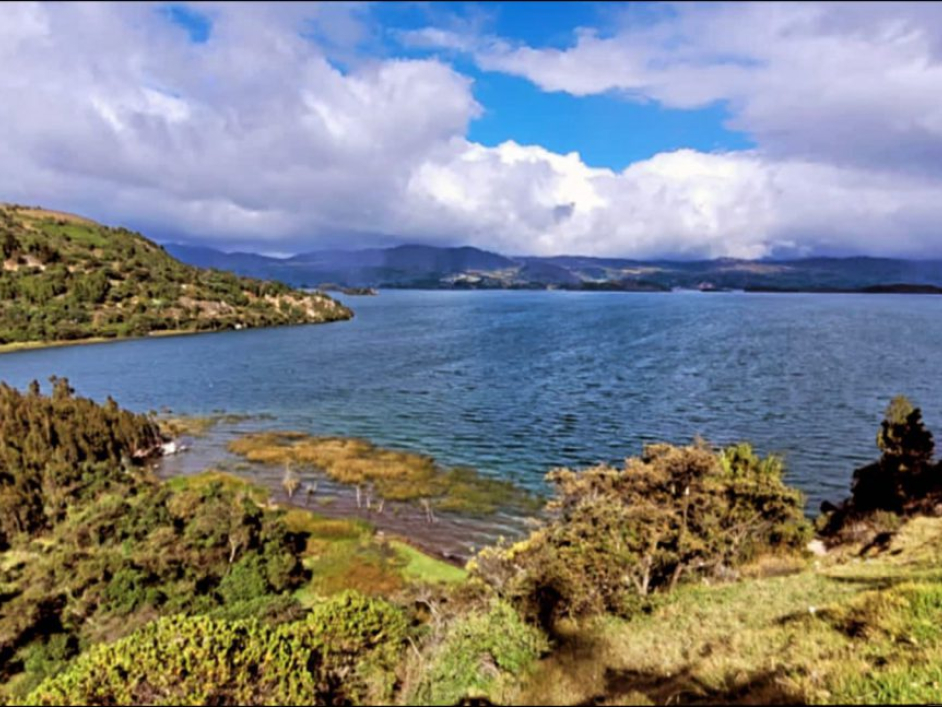 Fotografía del lago Tota.