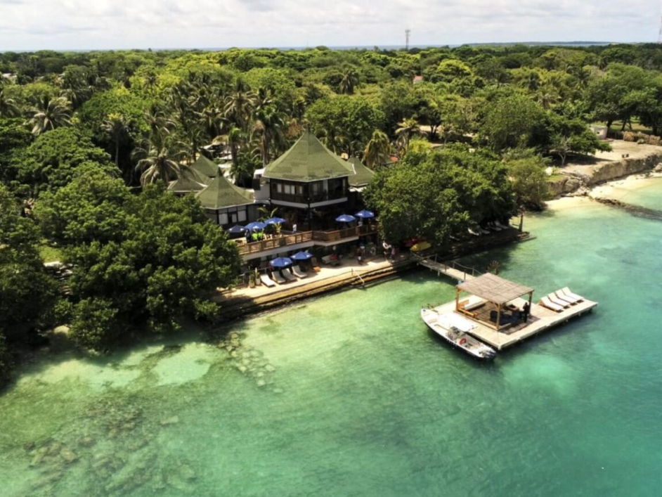 Fotografía aérea de un baldío recuperado en Islas del Rosario.