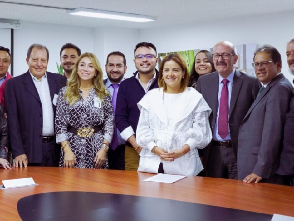 Firma de convenio para acelerar reforma.