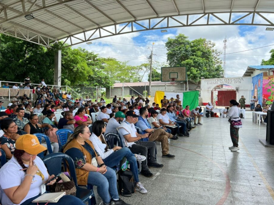 Funcionarios de ANT en audiencia realizada en Tarazá - Antioquia