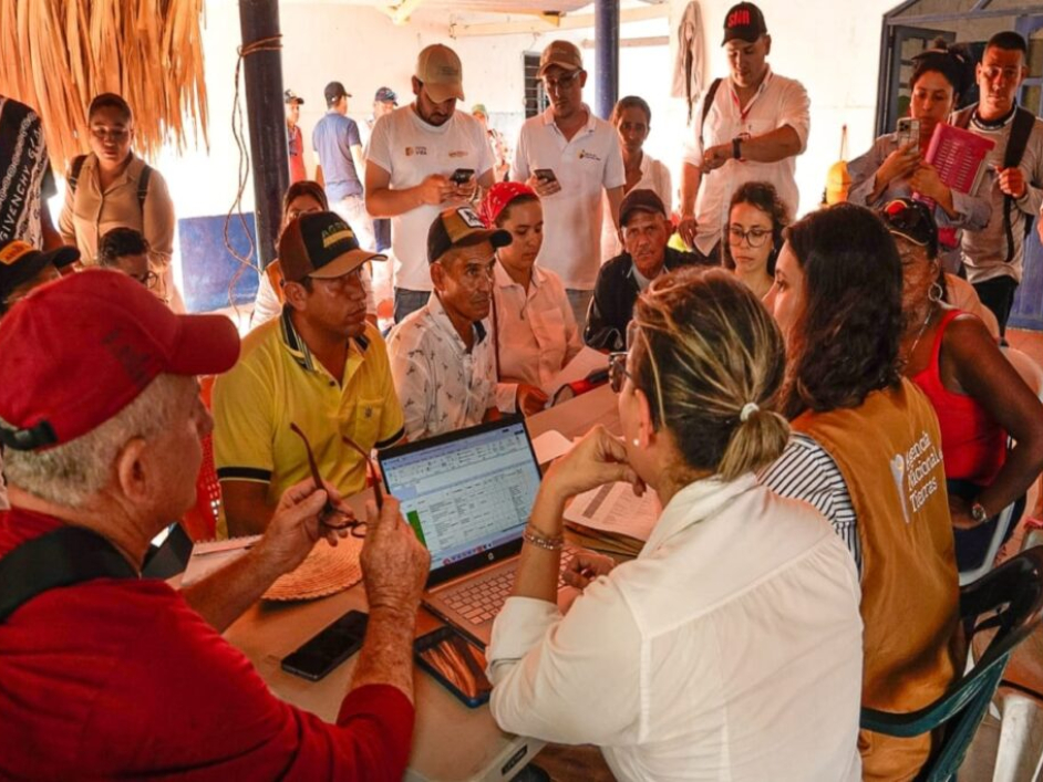 Funcionarios de ANT en jornada de socialización de proyectos productivos en el departamento de Córdoba