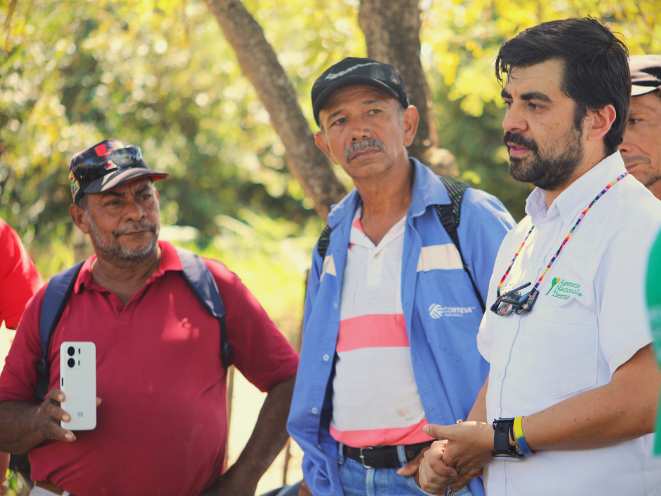 Reunión con campesinos en la jagua 5