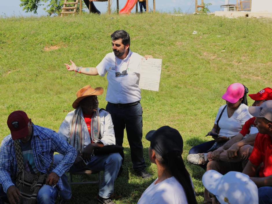 Reunión con campesinos en la jagua 6