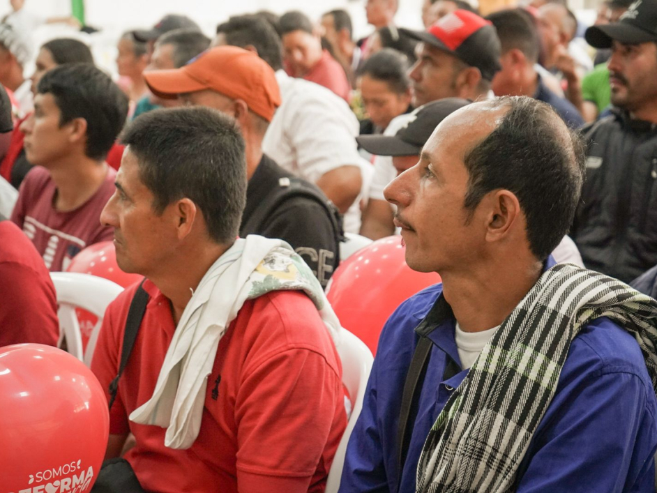 abrego-escenario-primera-entrega-masiva-titulos-agencia-ant