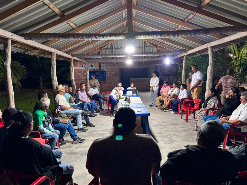director-ant-en-mesa-de-dialogo-paro-guajira