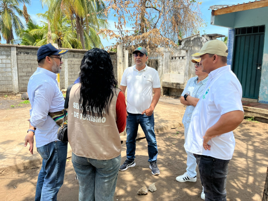 instituciones-educativas-reciben-titulos-de-tierras-por-parte-de-ant