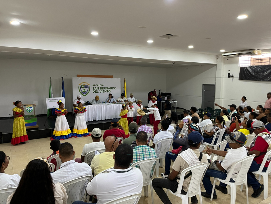 instituciones-educativas-reciben-titulos-de-tierras-por-parte-de-ant