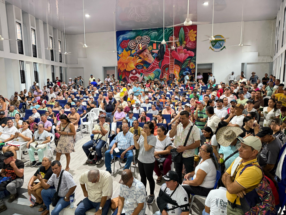 lideres-campesinos-en-conformacion-comite-de-reforma-agraria-puerto-salgar