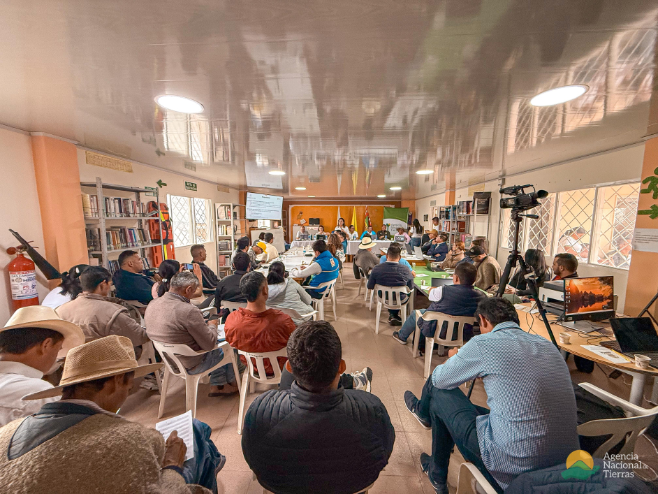 campesinos-reunidos-en-mesas-de-dialogo-santander