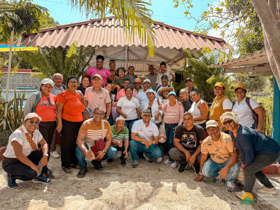 reunidos-miembros-de-comite-reforma-agraria-atlantico