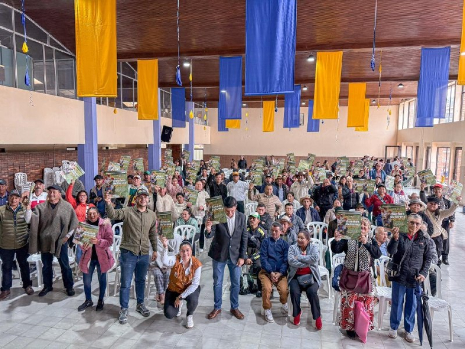 •	La Ruta del Título se extendió a más de 100 municipios de 13 departamentos.